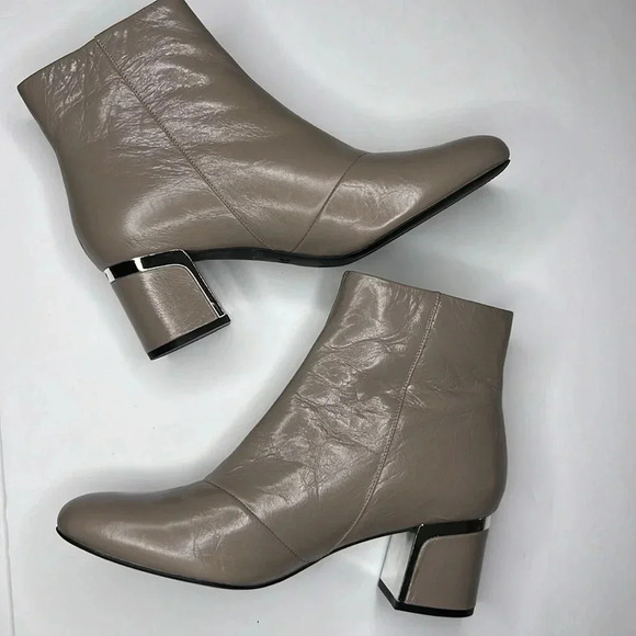 DKNY Womens Crosbi Leather Block Heel Ankle Boots NWOT size 10m in gray - Picture 3 of 10
